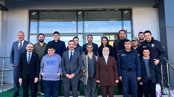 Kıymetli Kaymakamımız Fatma Bayalan ve ilçe protokolümüz ile birlikte Asım Özden Yatılı Bölge Ortaokulu tarafından 3 Aralık Dünya Engelliler Günü münasebetiyle düzenlenen etkinliğe katıldık.
